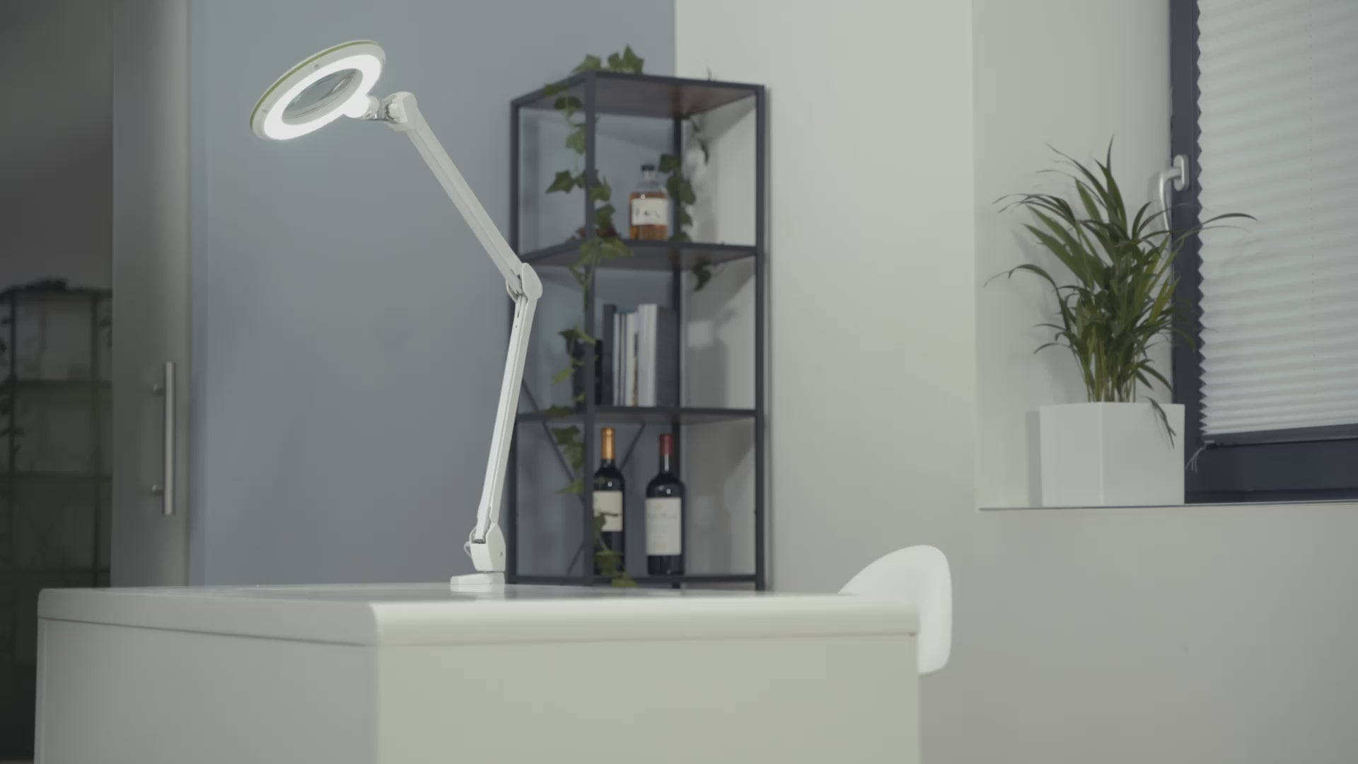 Lumeno Lambda M forstørrelseslampe, dæmpbar med 127 mm glaslinse