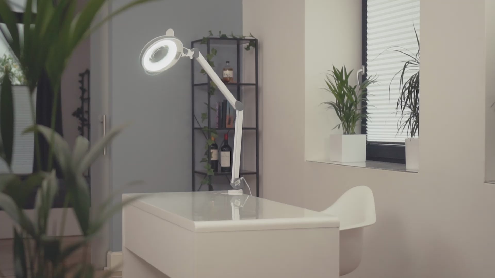 Lumeno LED-luplampe serie 8213/8215 med justerbar lysstyrke, grå