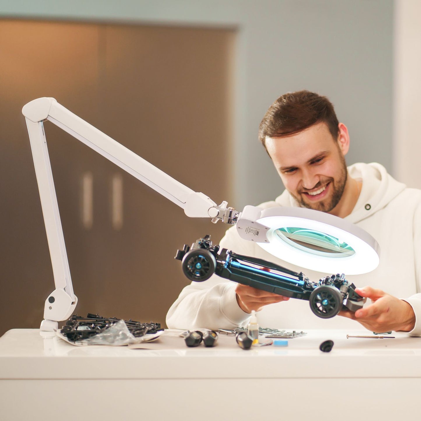 Lumeno 824XPRO LED luplampe dæmpbar med segement switching og metalhus
